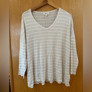 Style & Co rounded v-neck tee Size Petite Large